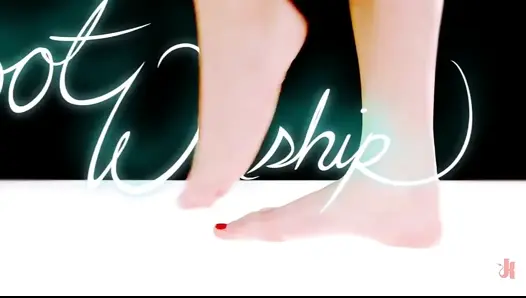 Lesbian Gym Seduction: Toe Worship and Pussy Play in a Steamy Fitness Fantasy - video thumbnail